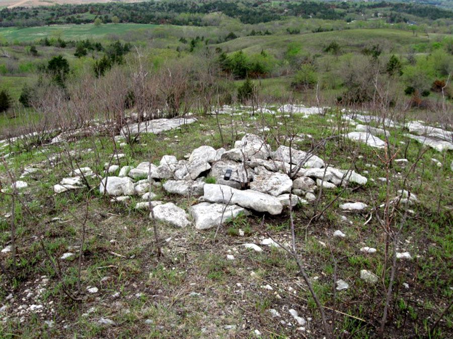 Thierer cairn or mound